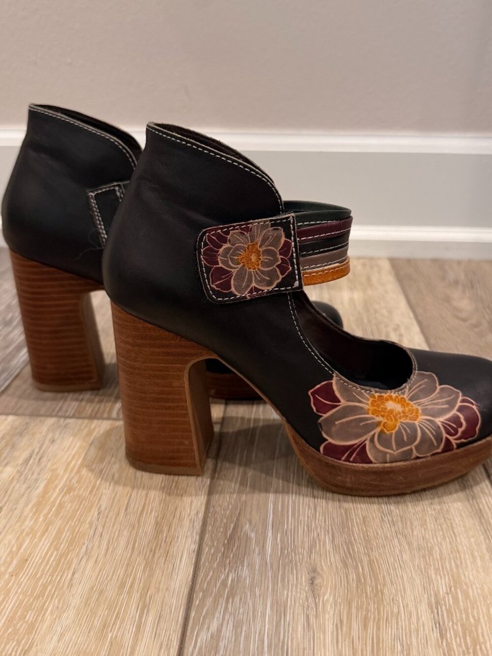 L'Artiste Spring Step Black Floral Leather Mary Jane Heels Size 38